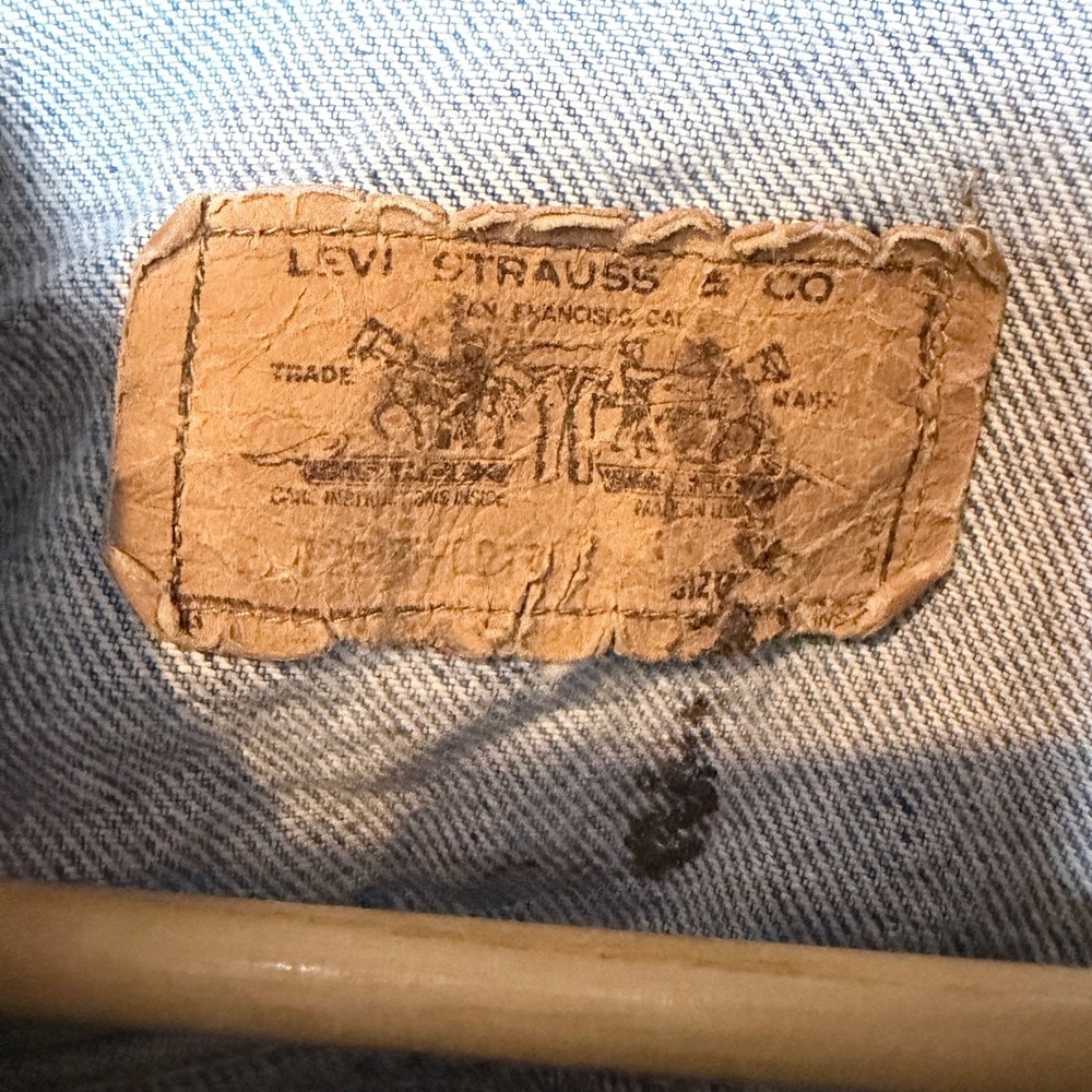 vintage 80's Kids Levi Strauss & Co Denim Jacket Size 6 Light Wash Made in USA - Picture 3 of 7